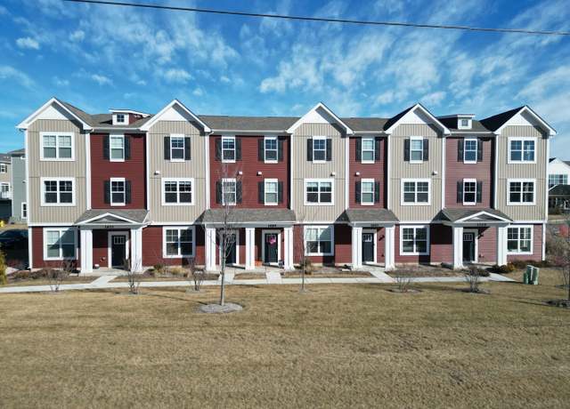 Property at 1681 Albany St, Grayslake, IL 60030, 3 beds, 2.5 baths