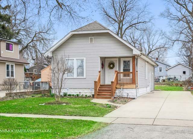 Property at 134 N Calhoun St, Aurora, IL 60505, 3 beds, 1.5 baths