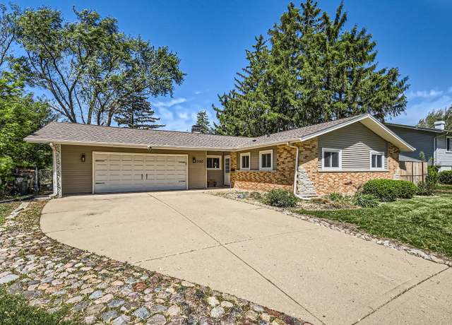Property at 1360 Gentry Rd, Hoffman Estates, IL 60169, 3 beds, 2 baths