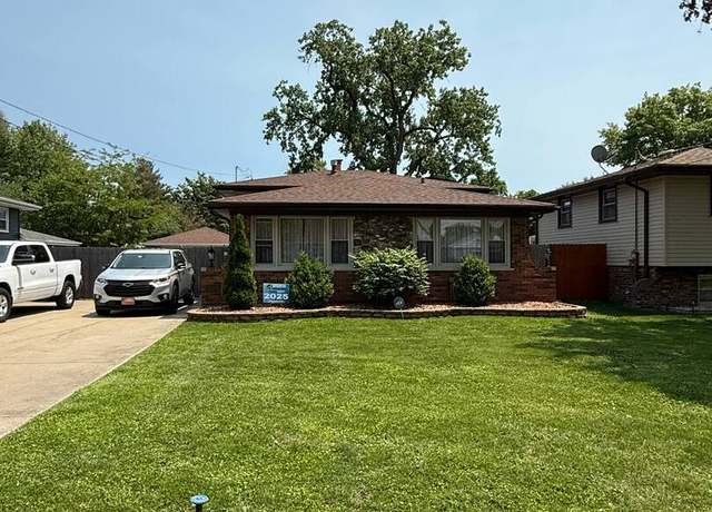 Property at 10909 S Neenah Ave, Worth, IL 60482, 3 beds, 2 baths