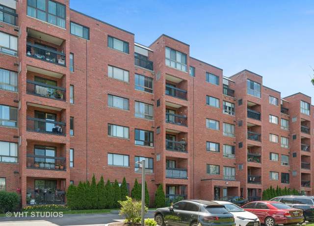 Property at 3700 Capri Unit 607 Ct #607, Glenview, IL 60025, 3 beds, 2 baths