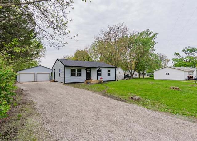 Property at 403 S Buchanan St, Heyworth, IL 61745, 3 beds, 1 bath