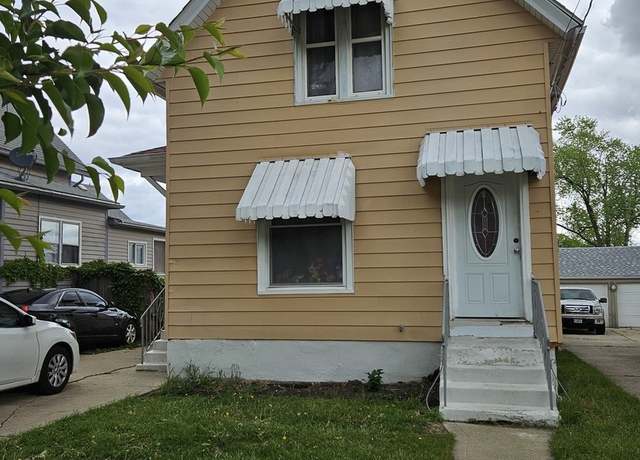 Property at 315 Vandalia St, Elgin, IL 60123, 3 beds, 2 baths