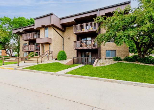 Property at 1472 N Rock Run Dr Unit 1C, Crest Hill, IL 60403, 2 beds, 1.5 baths
