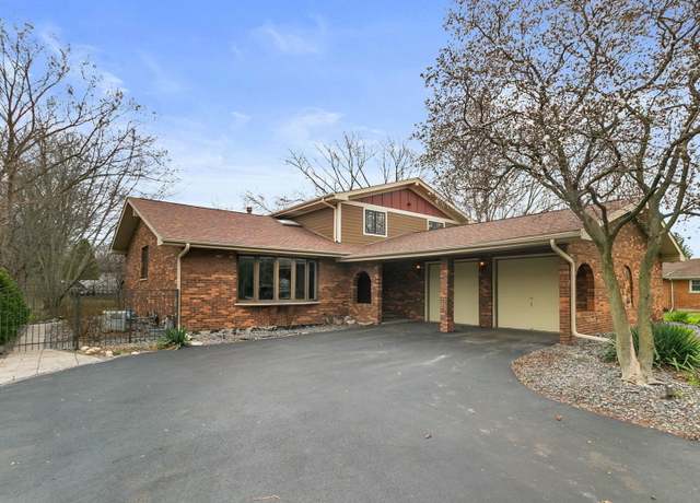 Property at 9s681 Clarendon Hills Rd, Willowbrook, IL 60527, 4 beds, 2.5 baths