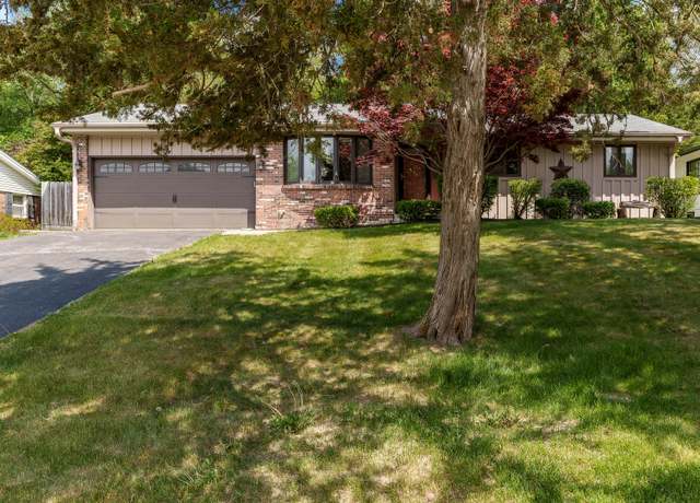 Property at 4922 Brookview Rd, Rockford, IL 61107, 3 beds, 2 baths