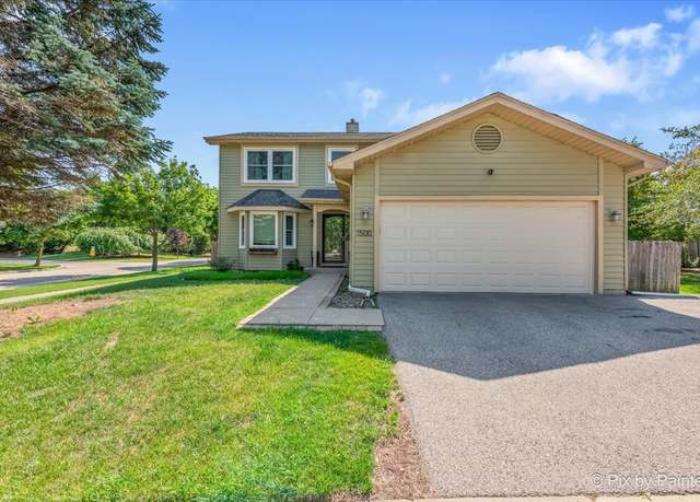 Property at 1500 Pinetree Dr, Gurnee, IL 60031, 4 beds, 2.5 baths