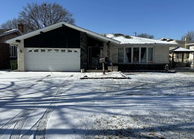 Property at 9526 S Kilbourn Ave, Oak Lawn, IL 60453, 3 beds, 2.5 baths