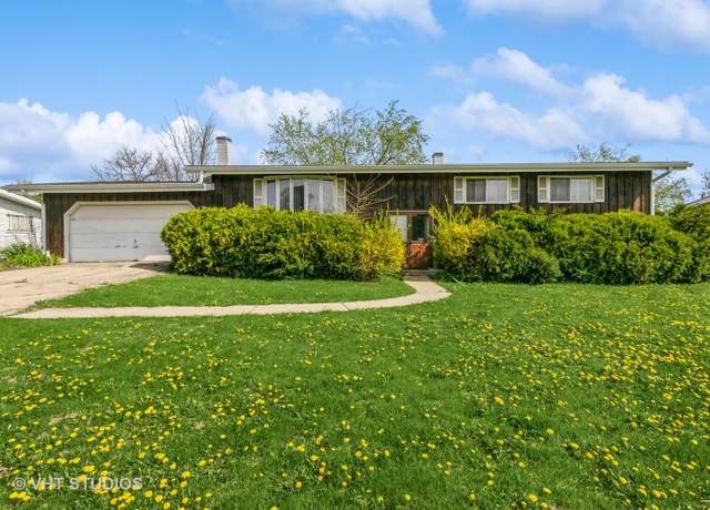 Property at 907 W North Ave, Lake Bluff, IL 60044, 4 beds, 2 baths