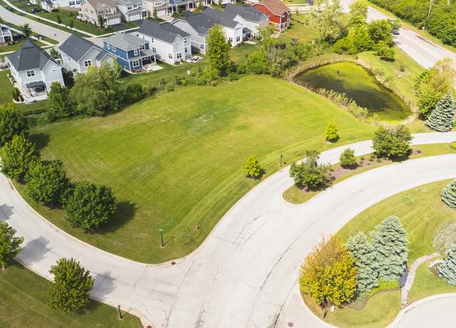 Property at 11 Executive Dr, Hawthorn Woods, IL 60047