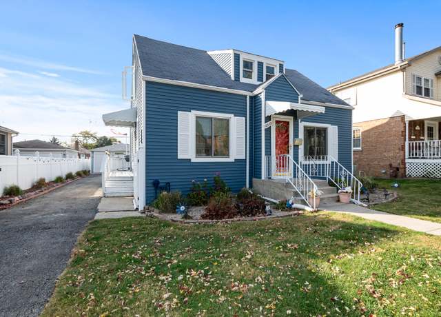 Property at 10522 S Albany Ave, Chicago, IL 60655, 3 beds, 2 baths