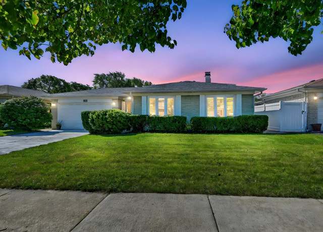 Property at 1813 W Pheasant Trl, Mount Prospect, IL 60056, 3 beds, 2 baths