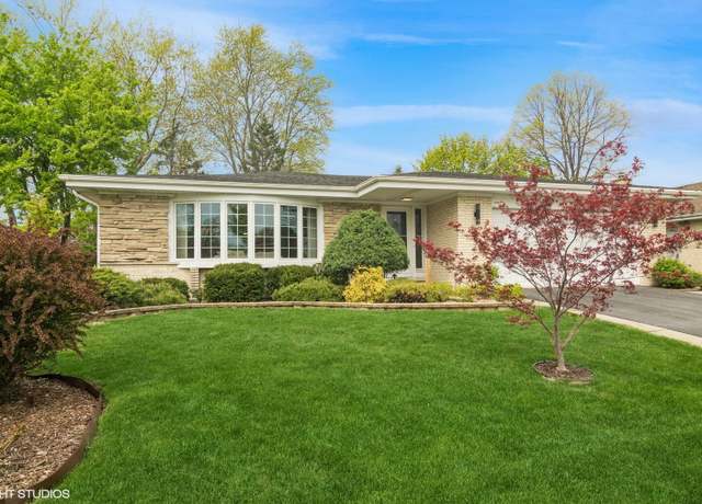 Property at 1206 S Dunton Ave, Arlington Heights, IL 60005, 4 beds, 2 baths