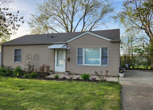 Property at 1807 Burry Circle Dr, Crest Hill, IL 60403, 2 beds, 1 bath