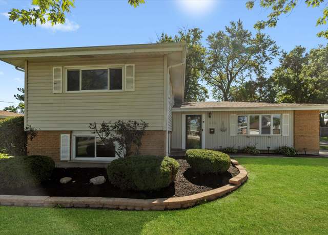 Property at 325 Indiana St, Park Forest, IL 60466, 3 beds, 2 baths