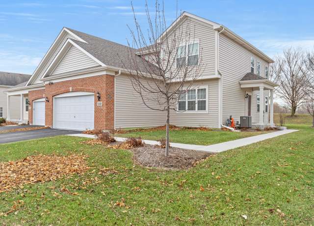 Property at 160 Valencia Pkwy, Gilberts, IL 60136, 3 beds, 2.5 baths