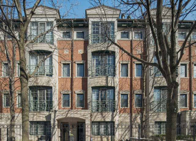 Property at 1445 S Prairie Ave, Chicago, IL 60605, 4 beds, 2.5 baths