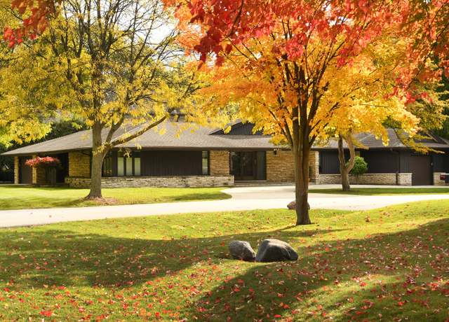Property at 901 S Burton Pl, Arlington Heights, IL 60005, 4 beds, 4.5 baths