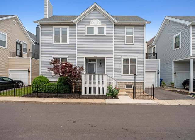 Property at 2847 N Wolcott Ave Unit D, Chicago, IL 60657, 3 beds, 3 baths