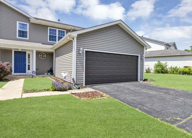 Property at 1004 Oak Ridge Dr, Streamwood, IL 60107, 4 beds, 2.5 baths