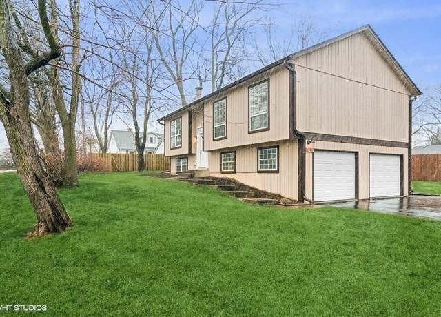 Property at 23726 N Overhill Dr, Lake Zurich, IL 60047, 3 beds, 2.5 baths