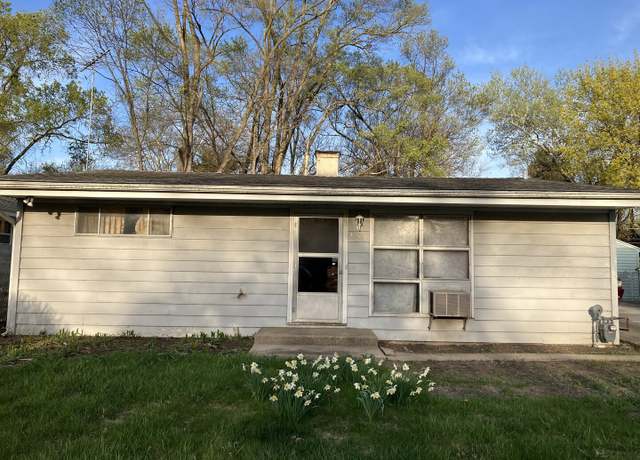 Property at 157 N Pershing Ave, Mundelein, IL 60060, 3 beds, 1 bath
