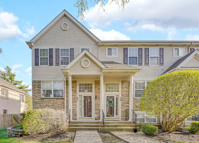 Property at 62 E Emma Ct, Palatine, IL 60067, 3 beds, 2.5 baths
