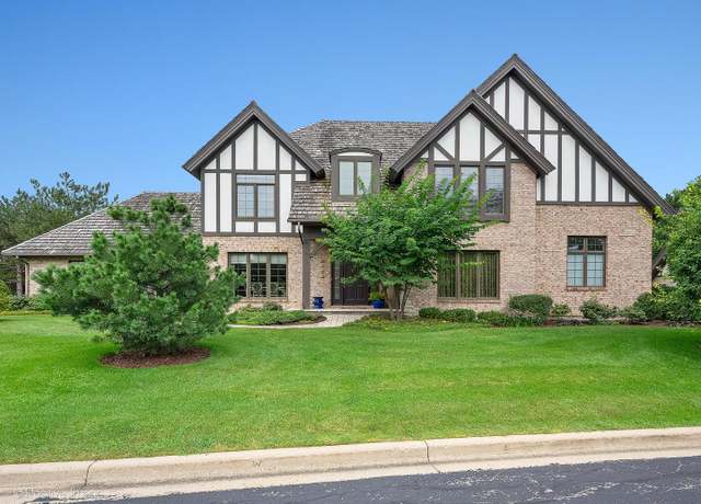 Property at 802 Kenmare Dr, Burr Ridge, IL 60527, 4 beds, 3.5 baths