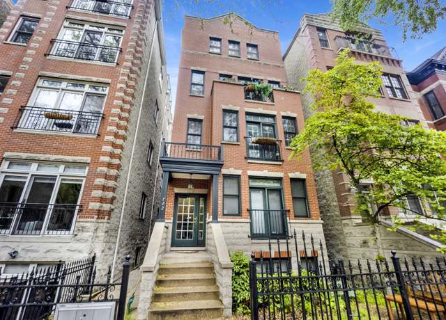 Property at 722 W Briar St #2, Chicago, IL 60657, 3 beds, 2 baths