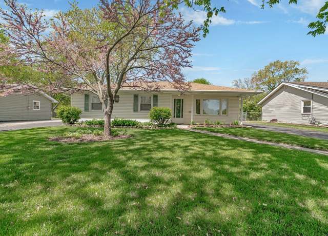 Property at 425 Burke Dr, Joliet, IL 60433, 4 beds, 1 bath