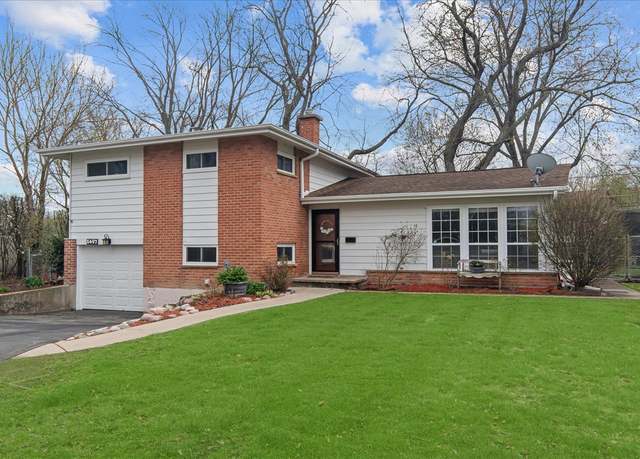 Property at 1657 Cranshire Ct, Deerfield, IL 60015, 4 beds, 2.5 baths