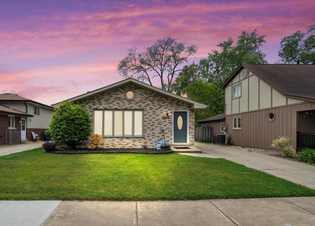 Property at 5809 W 90th Pl, Oak Lawn, IL 60453, 4 beds, 3 baths