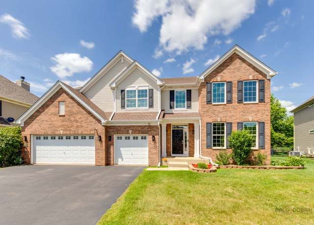 Property at 5860 Betty Gloyd Dr, Hoffman Estates, IL 60192, 4 beds, 3.5 baths
