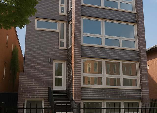 Property at 2147 W Adams St, Chicago, IL 60612, 16 beds, 14 baths