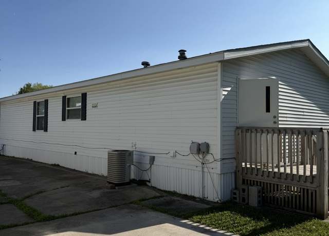 Property at 50 Candlelight Dr #50, Sauk Village, IL 60411, 3 beds, 2 baths