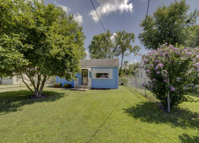 Property at 525 E Hickory St, Watseka, IL 60970, 2 beds, 1 bath