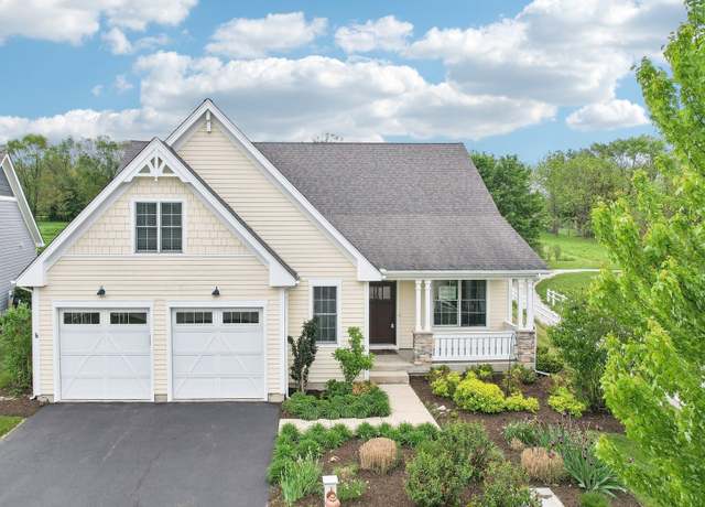 Property at 40418 N South Newport Dr, Antioch, IL 60002, 4 beds, 4 baths
