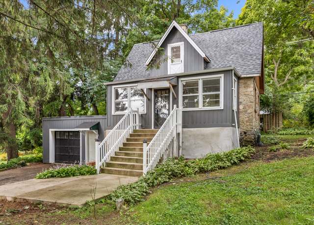 Property at 148 Wildwood Rd, Algonquin, IL 60102, 2 beds, 1 bath