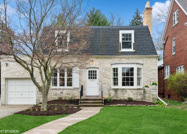 Property at 1404 Lincoln St, Evanston, IL 60201, 4 beds, 2.5 baths