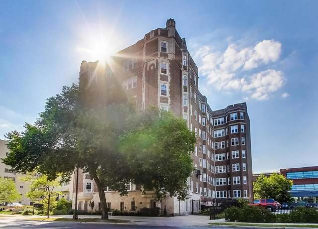 Property at 6342 N Sheridan Rd Unit 5B, Chicago, IL 60660, 3 beds, 2 baths
