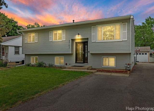 Property at 4703 W Shore Dr, Mchenry, IL 60050, 4 beds, 1 bath