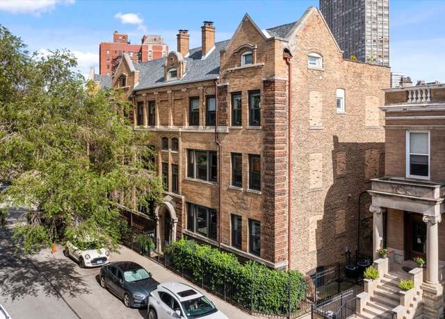 Property at 817 W Cuyler Ave Unit 1W, Chicago, IL 60613, 3 beds, 2 baths
