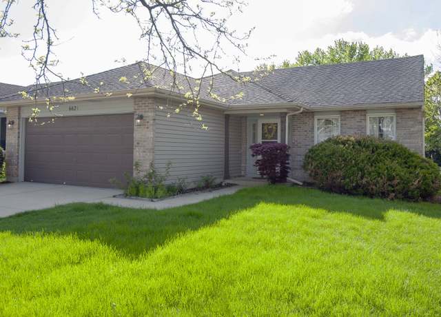 Property at 662 Dover Dr, Elgin, IL 60120, 3 beds, 1.5 baths
