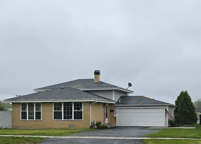 Property at 177 E Fullerton Ave, Glendale Heights, IL 60139, 3 beds, 2 baths
