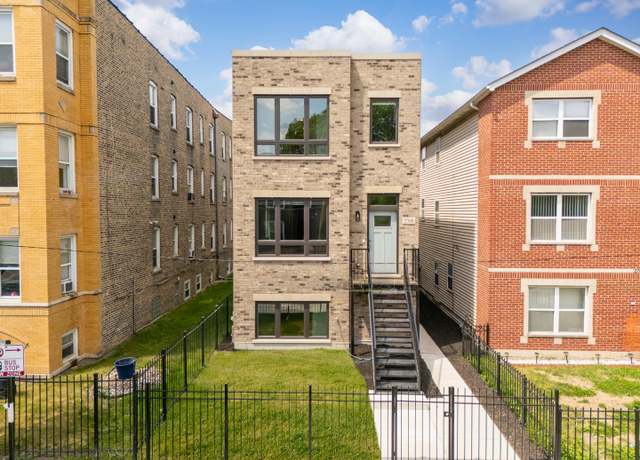 Property at 2708 W Jackson Blvd, Chicago, IL 60612, 8 beds, 5 baths