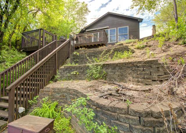 Property at 132 Fossil Lake Rd, Wilmington, IL 60481, 3 beds, 1.5 baths