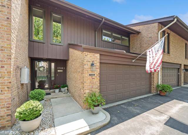 Property at 1728 Wildberry Dr Unit B, Glenview, IL 60025, 3 beds, 2.5 baths