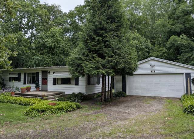 Property at 575 Meadow Ln, Dixon, IL 61021, 3 beds, 1 bath
