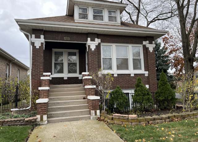 Property at 2500 Lombard Ave, Berwyn, IL 60402, 7 beds, 2.5 baths
