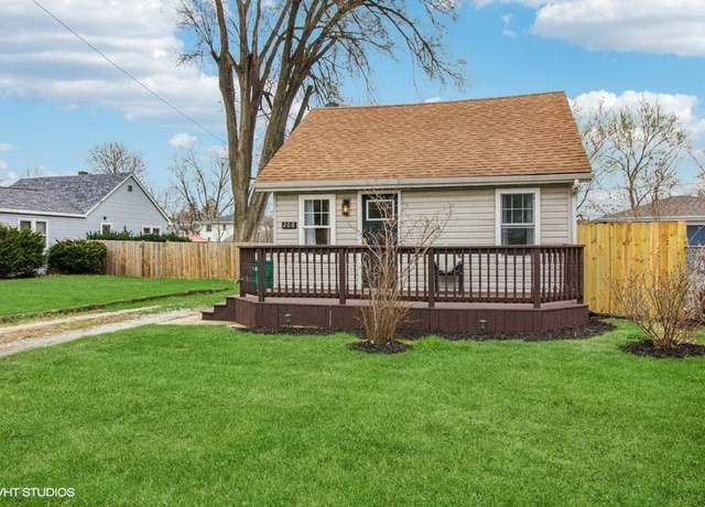 Property at 208 SW Circle Dr, Joliet, IL 60432, 2 beds, 1 bath